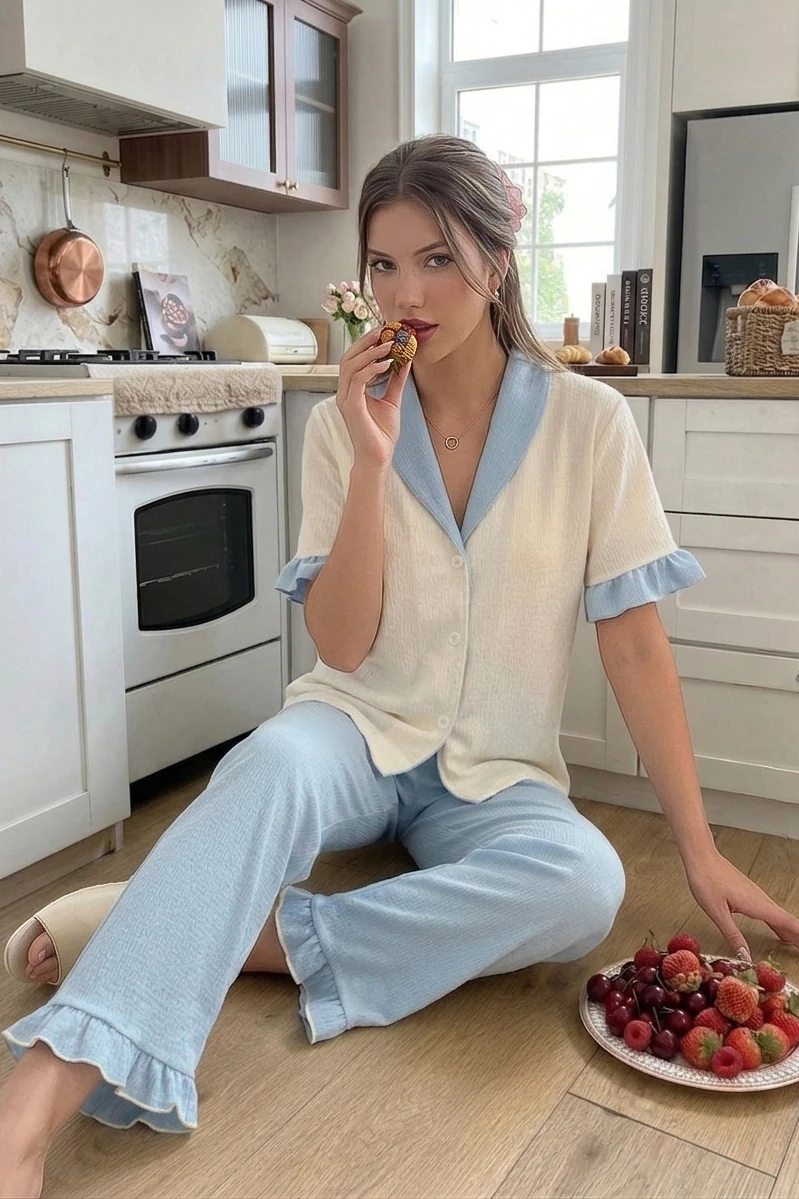 Fırfır Detaylı Düğmeli Kontrast Yaka Pijama Takımı Mavi