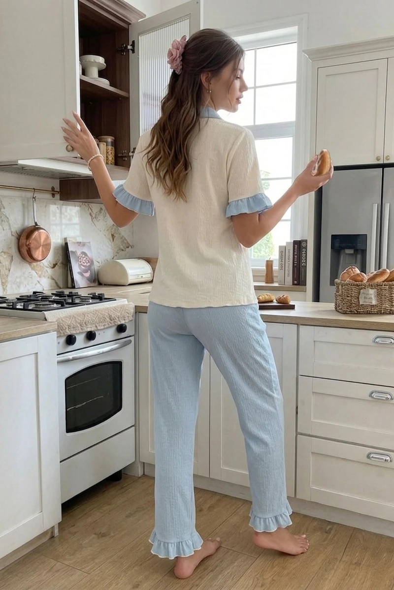 Fırfır Detaylı Düğmeli Kontrast Yaka Pijama Takımı Mavi