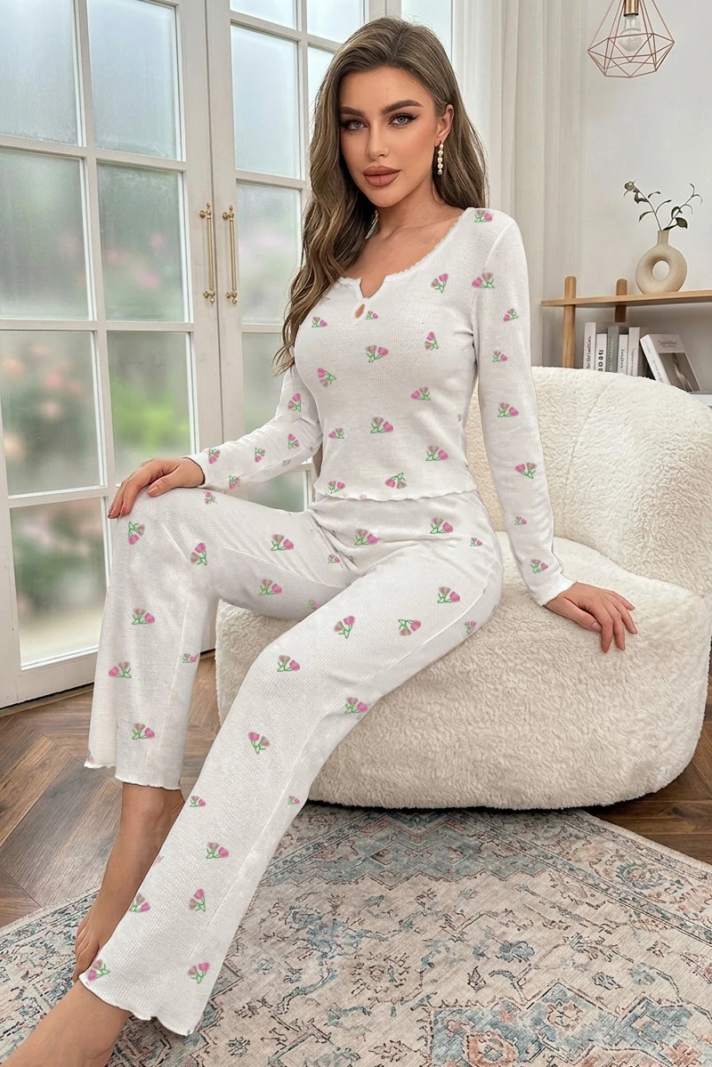 Minimal Lale Desenli Uzun Kollu Pijama Takımı Ekru